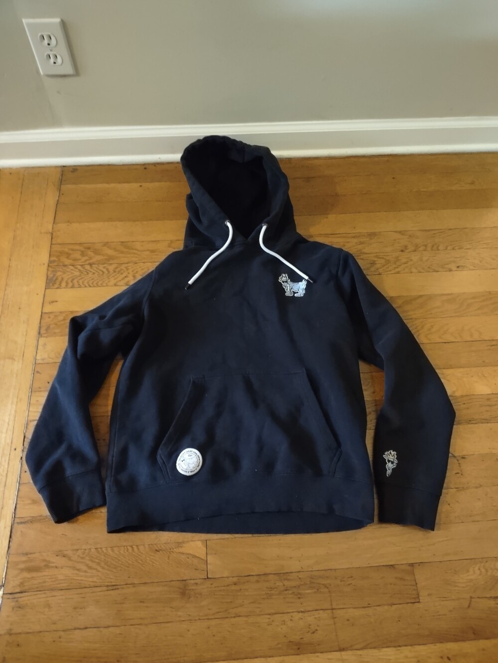 goat USA black pullover drawstring hoodie with goat logo embroidery size small